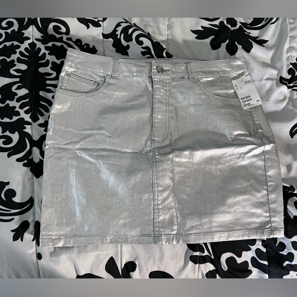 NWT H&M silver shiny mini skirt size 12